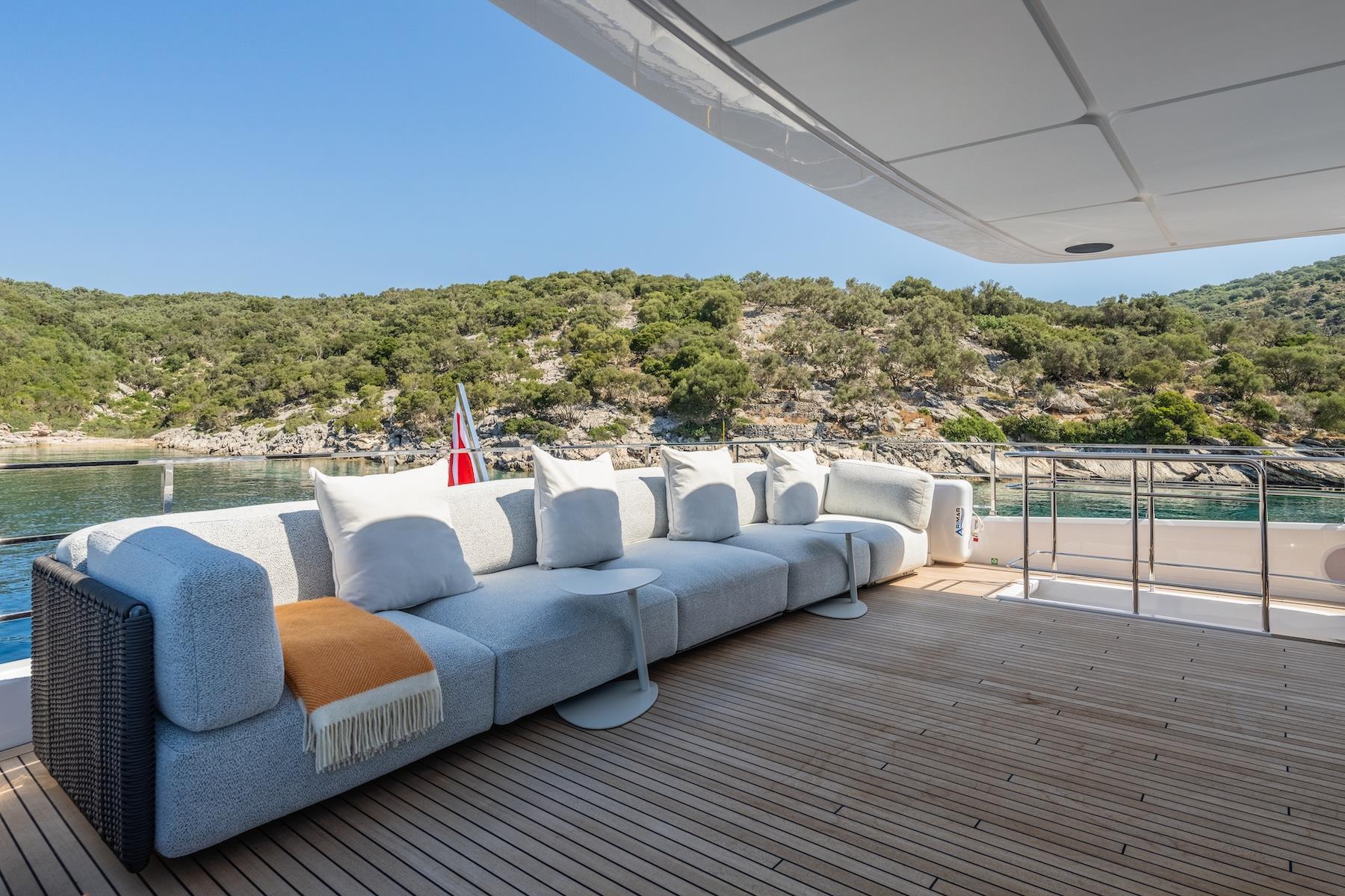 2024 CUSTOM LINE NAVETTA 30 